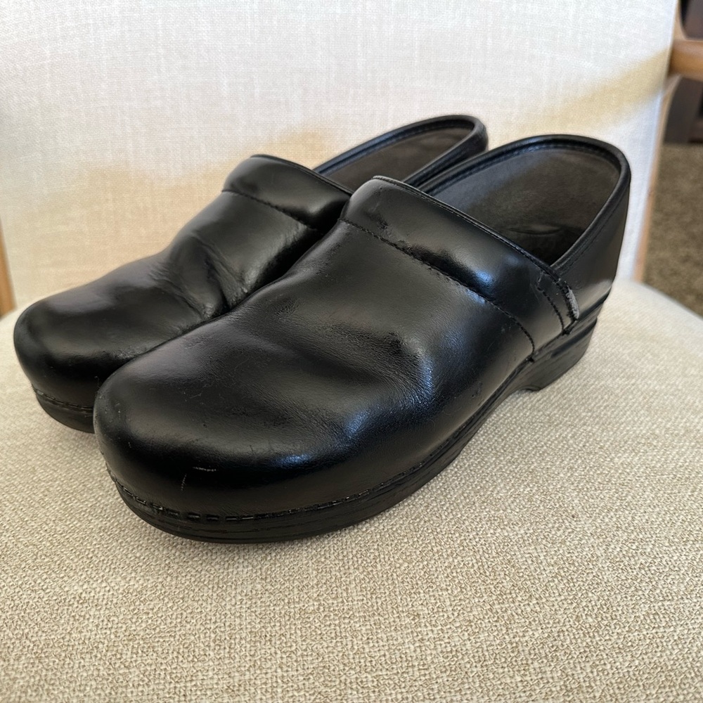 Dansko Clogs Size 41 11 Black - image 2